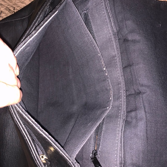 Vintage Liz Claiborne Black Crossbody 5 Compartments Comfy Adjustable Straps - Picture 11 of 16